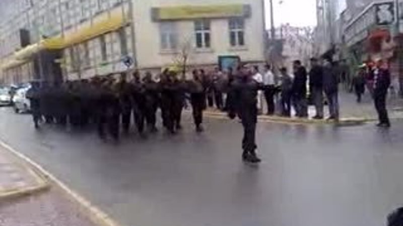 Özel Harekat polislerinden 'bozkurt' sloganlı yürüyüş