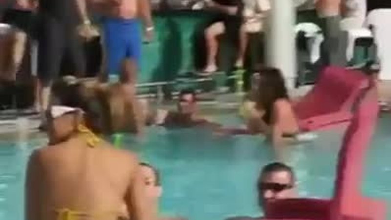 Erotik şovun sonu kötü bitti