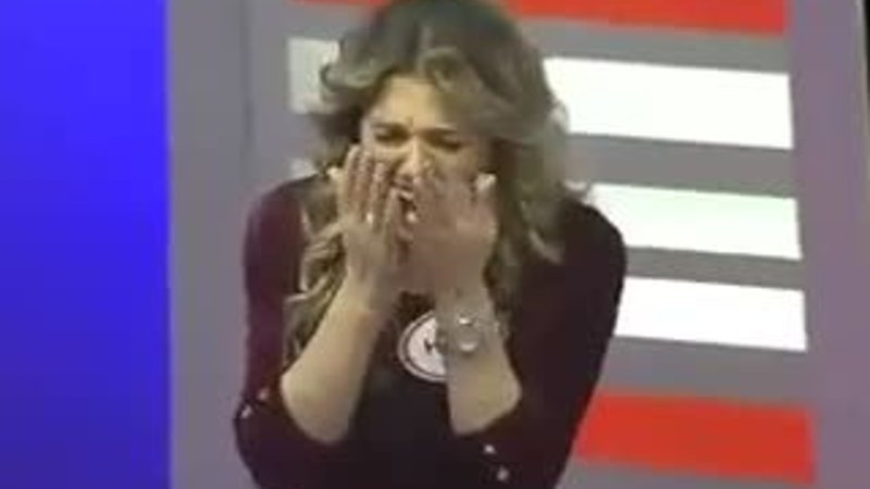 43 tane acı biber yiyerek rekor kırdı 