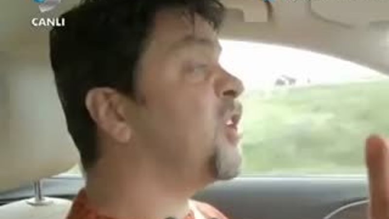 Beyaz Ali Ağaoğlu reklamıyla dalga geçti 