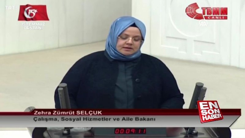 Zehra Zümrüt Selçuk yemin etti