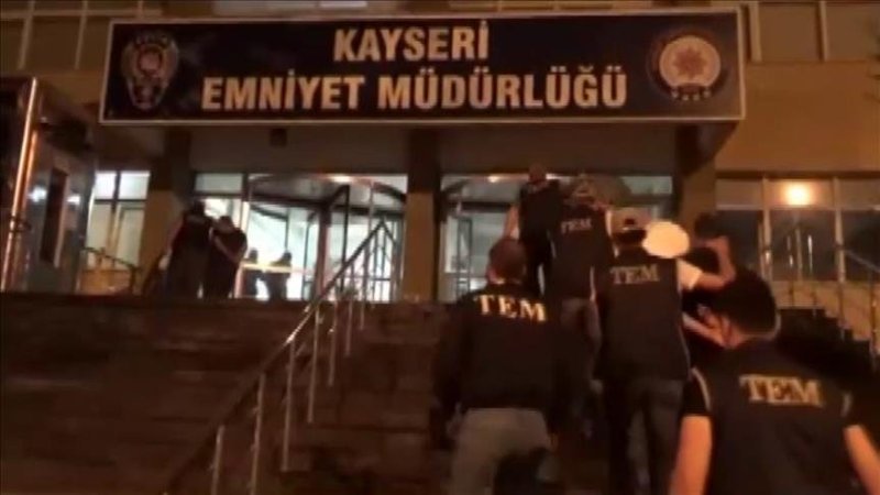 Kayseri'de 10 FETÖ'cü toplantı halide basıldı