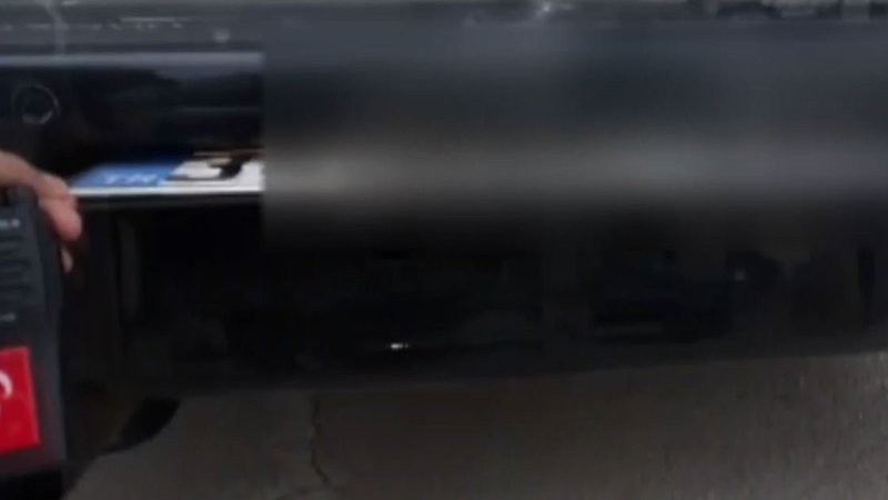 Oynar plaka takılı araç sahibine ceza