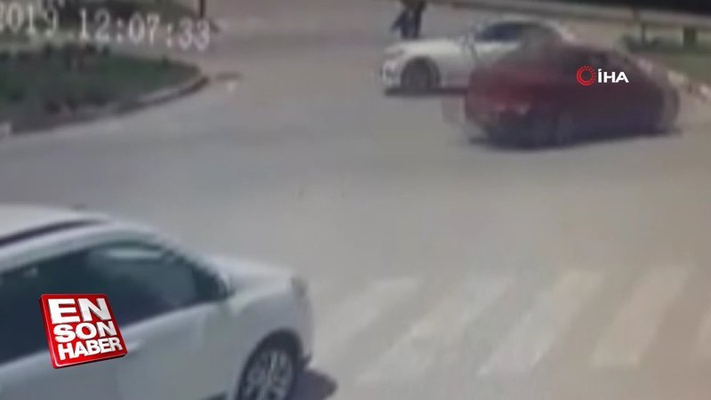 Bursa'daki ölüm kavşağında yine kaza oldu