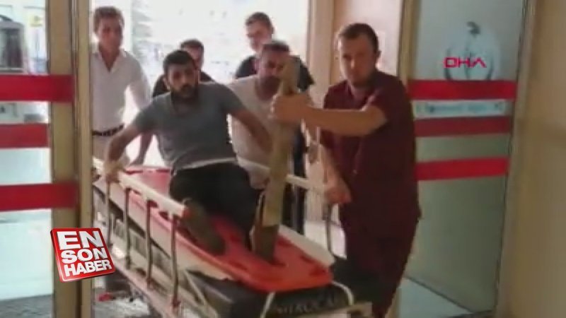 Ayağında çivili tahta ile hastaneye kaldırıldı