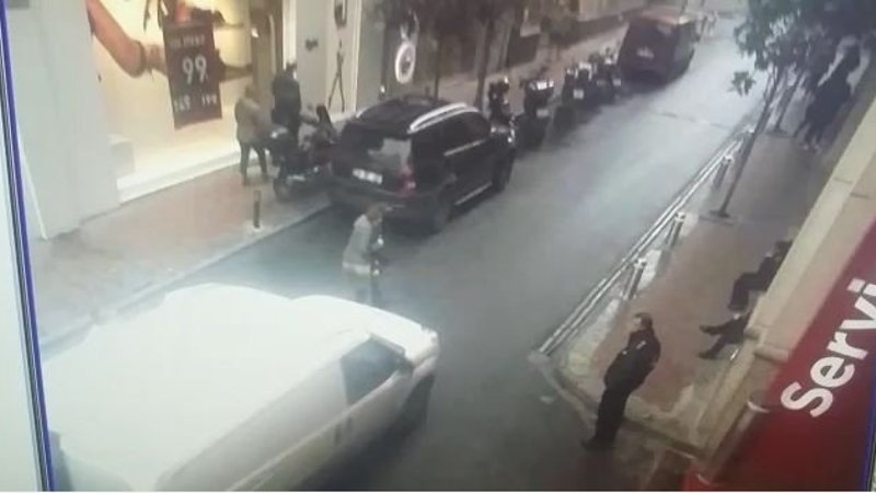 Kavga esnasında kontrolden çıkan araç yaşlı kadını ezdi