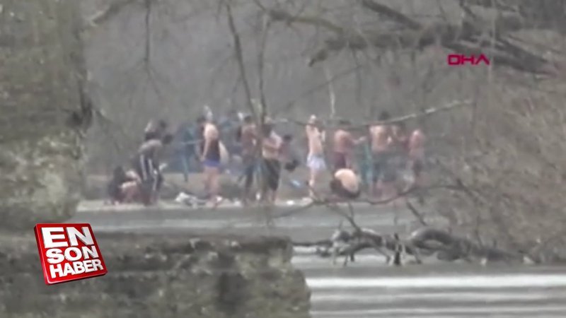 Göçmenler, Meriç Nehri'nde yıkandı