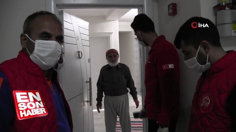 Sokağa çıkamayan Mehmet Amca'nın büryan siparişi