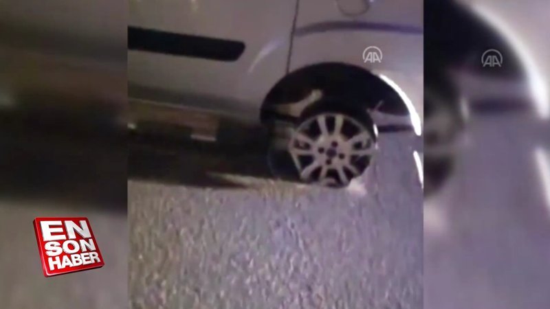 Arka lastikleri olmayan otomobille trafiğe çıkan sürücü
