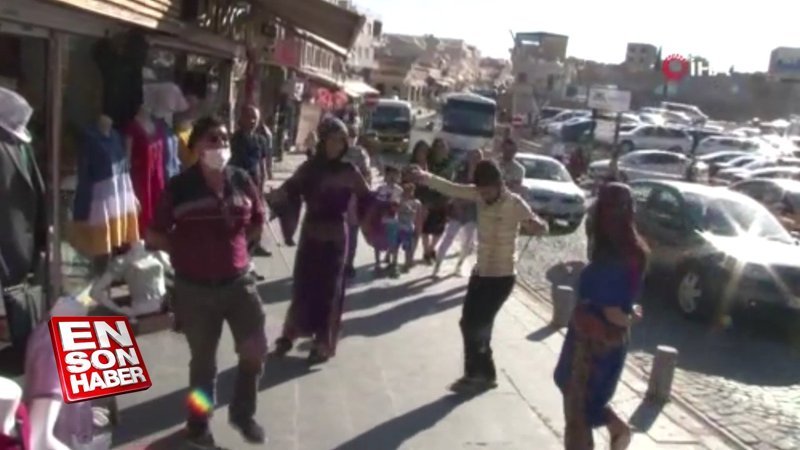 Mardin'de korona nedeniyle halay çekememeye 'ipli' çözüm