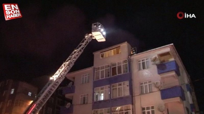 Sancaktepe'de bir hamamın bacasında yangın çıktı