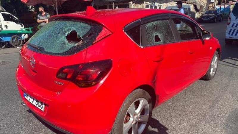 Beykoz'da kaza sonrası otomobile tabanca kabzasıyla saldırı 