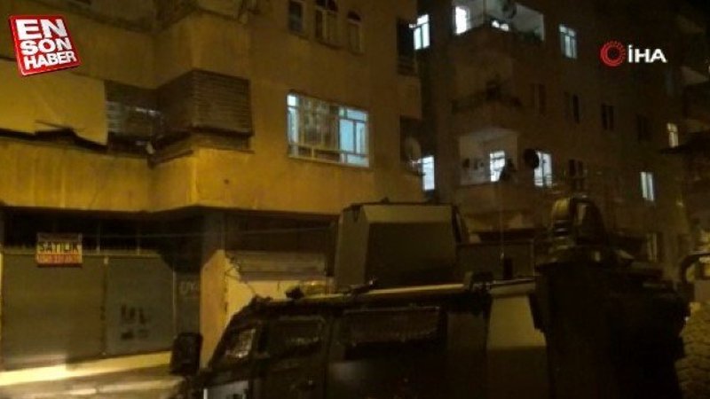 Diyarbakır'da bir eve el yapımı  bomba atıldı