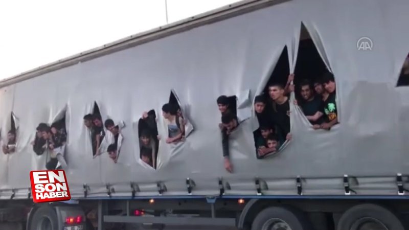 Samsun'da tırın dorsesinde çok sayıda düzensiz göçmen yakalandı