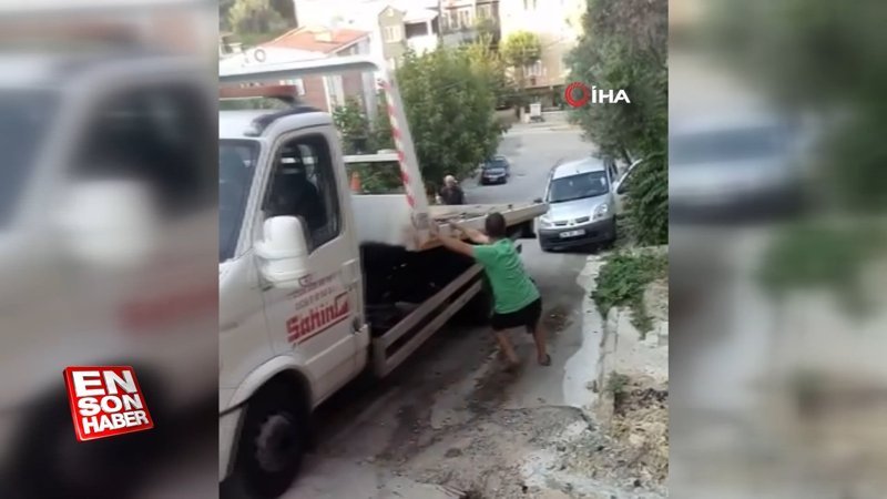 Bursa'da kayan çekiciyi tutmaya çalışan vatandaş