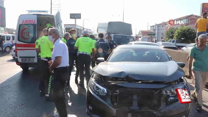 Kocaeli 11 araç birbirine girdi: 3 yaralı 