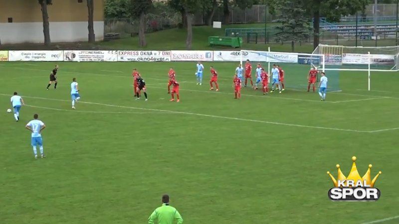 Polonya 2. Ligi'nde garip frikik taktiği