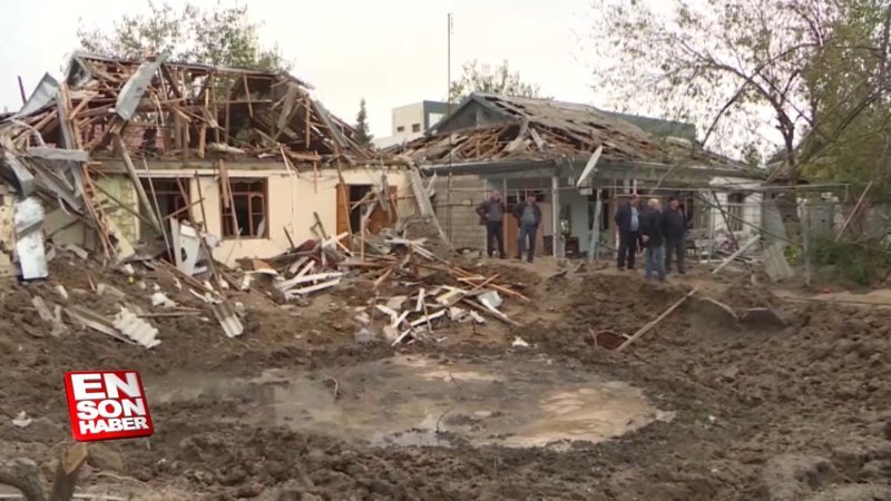 Ermenistan'ın füze saldırısında isabet alan evinin enkazından ailesini elleriyle kazıyarak kurtardı