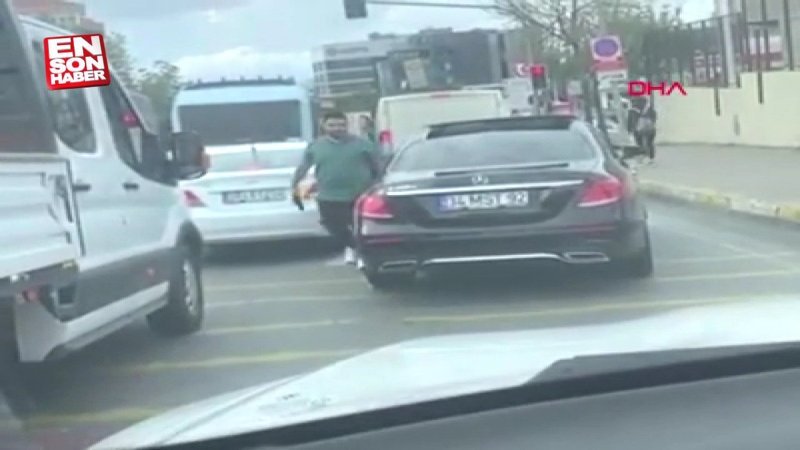 Pendik'te trafikte silah gösteren maganda kamerada