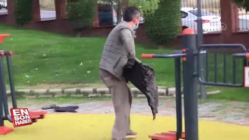 Küçükçekmece'de tepki gören parktaki görseller söküldü