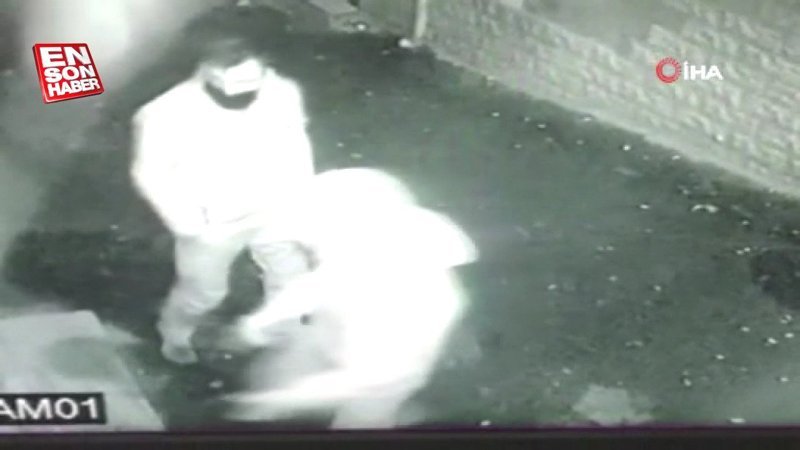 Sarıyer’de içeridekiler uyurken evi soyan maskeli hırsızlar kamerada