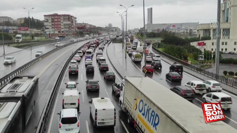 İstanbul'da kısıtlama sonrası trafik yoğunluğu