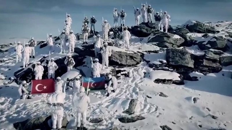 Türk Silahlı Kuvvetlerinin düzenlediği kış tatbikatı devam ediyor