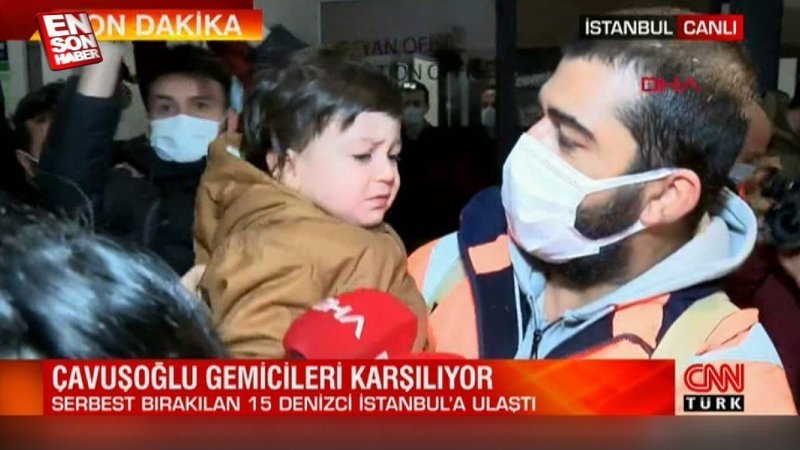 Kaçırılan 15 gemici İstanbul'a ulaştı