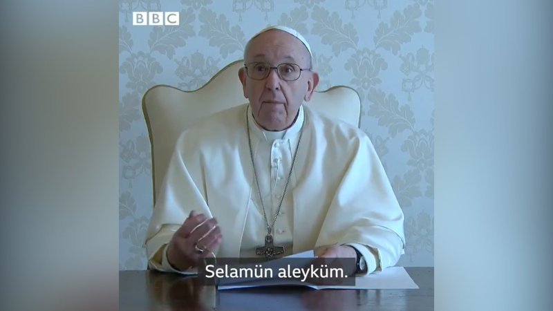 Papa, selamün aleyküm diyerek konuşmasına başladı