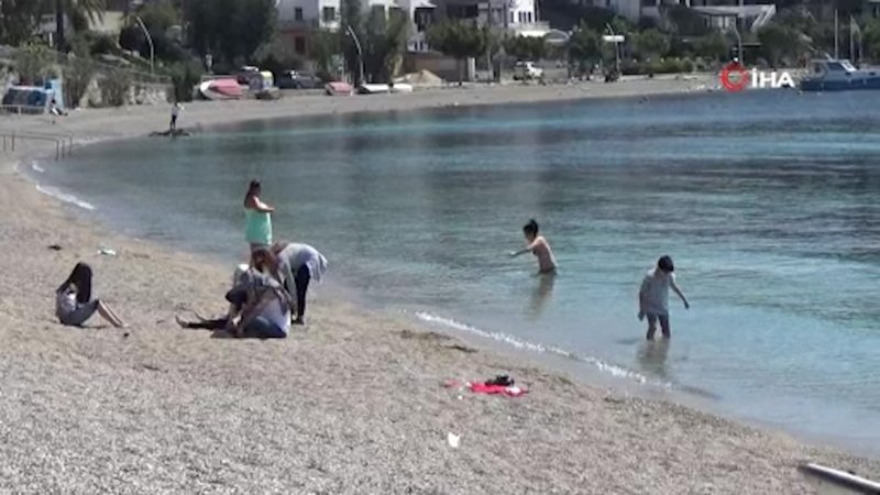 Bodrum’da 3 bin 150 lira cezayı göze alıp denize girdiler