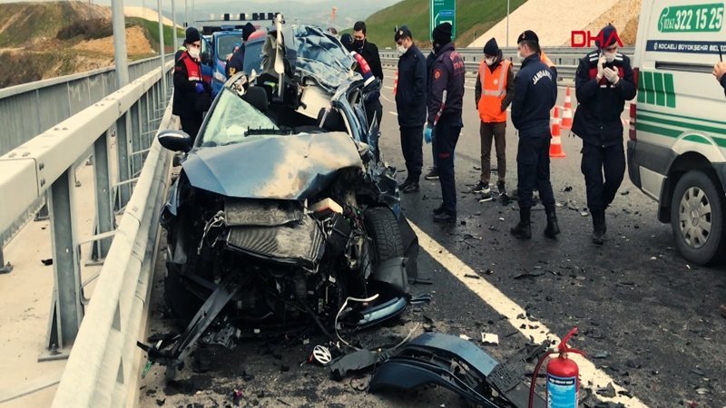 Kocaeli'de kamyona çarpan sürücü vefat etti