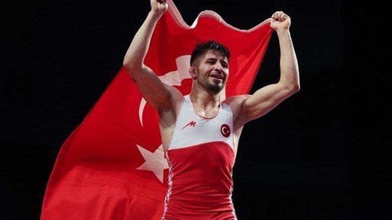 Milli güreşçi Süleyman Atlı, Avrupa şampiyonu oldu