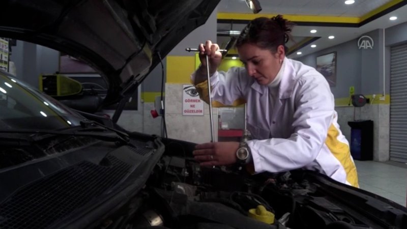 Amasya’da sigorta hasar danışmanlığıyla başladığı işte oto tamircisi oldu