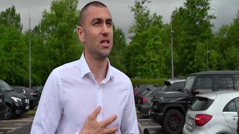 Fransa'da Lille taraftarından 'Türk bayraklı' şampiyonluk kutlaması