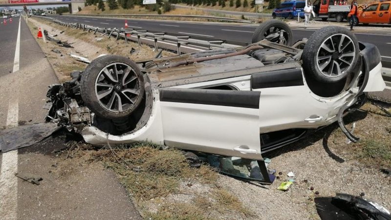 Ankara'da otomobil takla attı: 6 yaralı