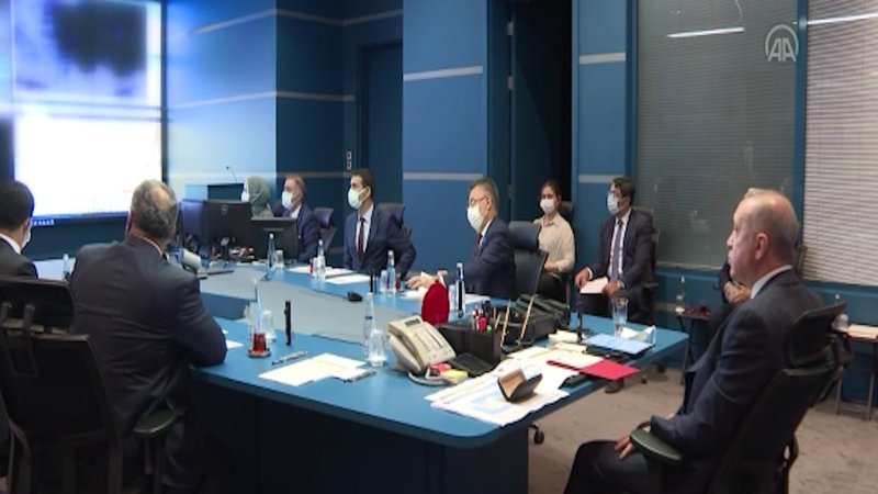 Cumhurbaşkanı Erdoğan Kriz Merkezi'nde yangın toplantısına katıldı