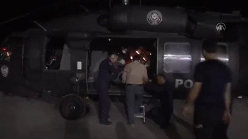 Van'da bebeğin parmağı kopunca, polis helikopteri kalktı