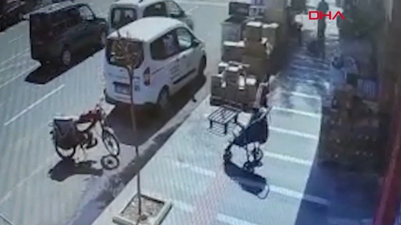 Şanlıurfa’da hareket eden bebek arabasını yakaladı