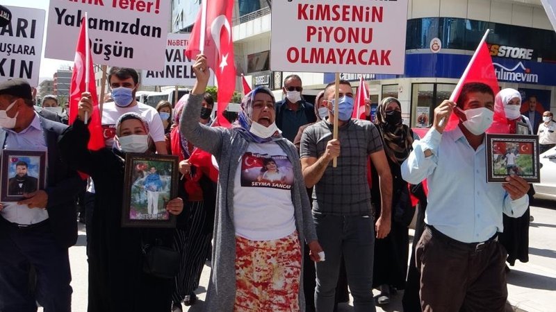 Vanlı aileler evlat nöbetine devam ediyor: 'Kandil'e çökeceğiz'
