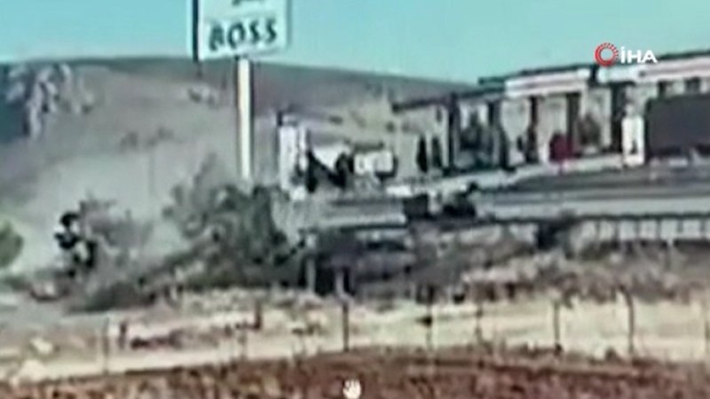 Takla atan otomobilin sürücü yaralandı; kaza anı kamerada