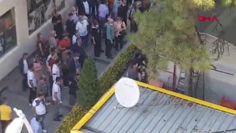 Bolu'da bir adamın eşi ve sevgilisi birbirine girdi