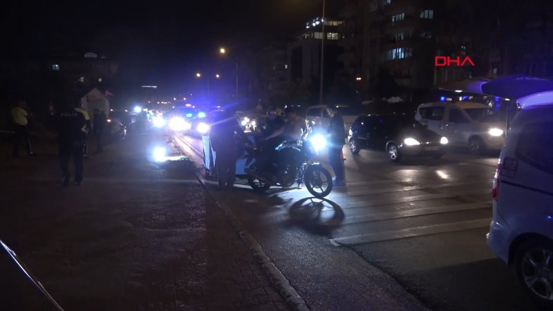 Antalya'da hafriyat kamyonunun çarptığı motosikletli öldü