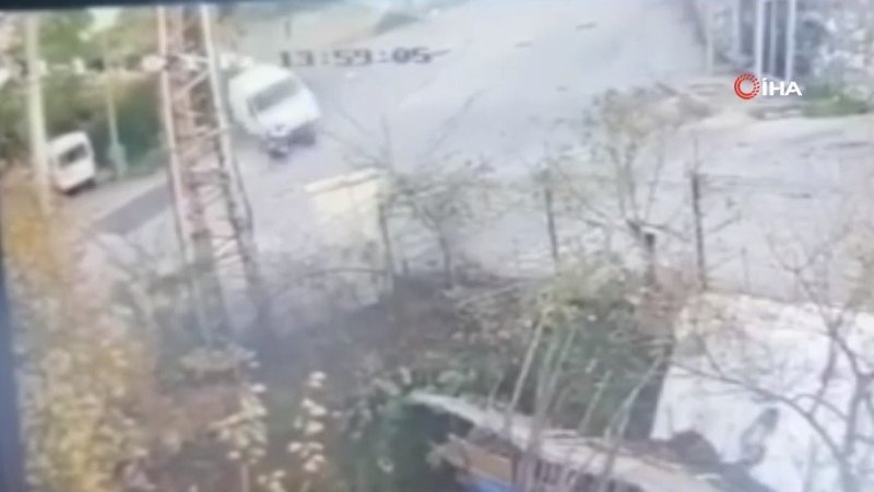 Bursa'da minibüs iki kadını ezdi