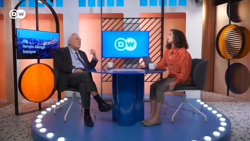 İlber Oyratlı'dan kendi kanalında Deutsche Welle'ye Çerkes ayarı