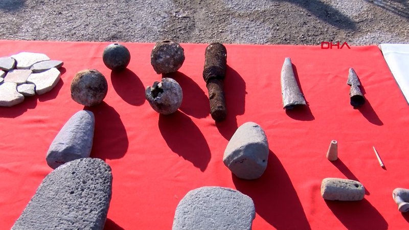 9 bin yıllık höyükte 900'ün üzerinde eser tespit edildi