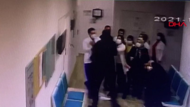 Avcılar'da doktora aşı dayağı