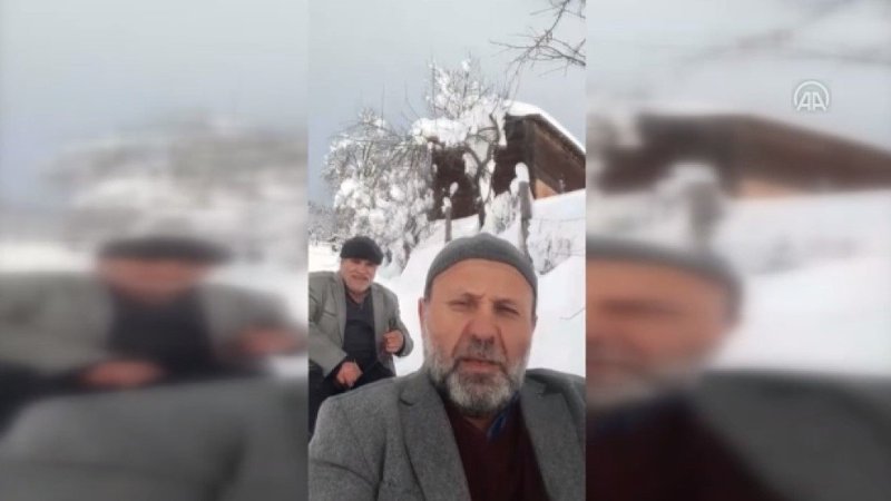 Kastamonu'daki yaşlılar, kızakla kayarak çocukluğunu andı