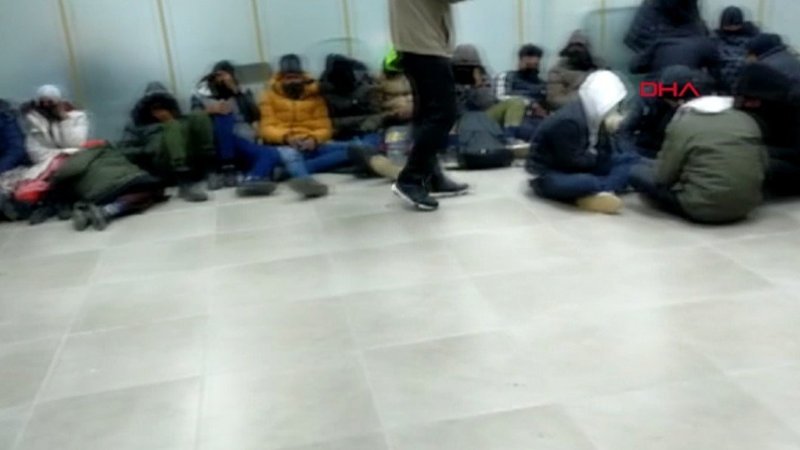 İzmir'de 492 kaçak göçmen yakalandı