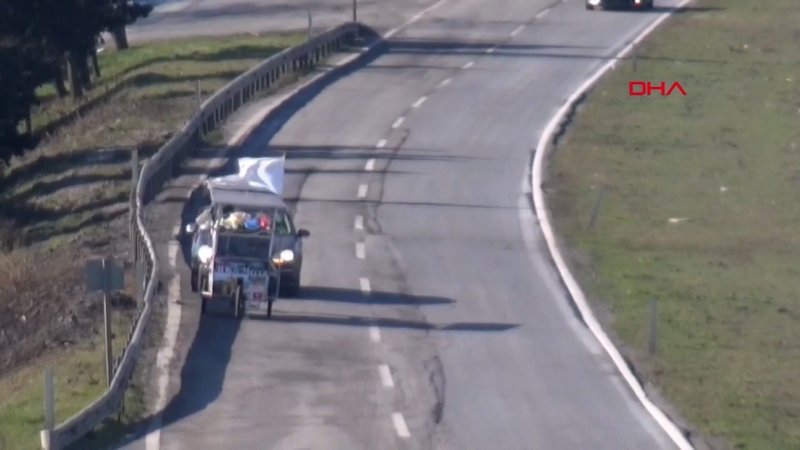 İngiltere’den Mekke’ye yürüyen Adam Muhammed, Silivri’de