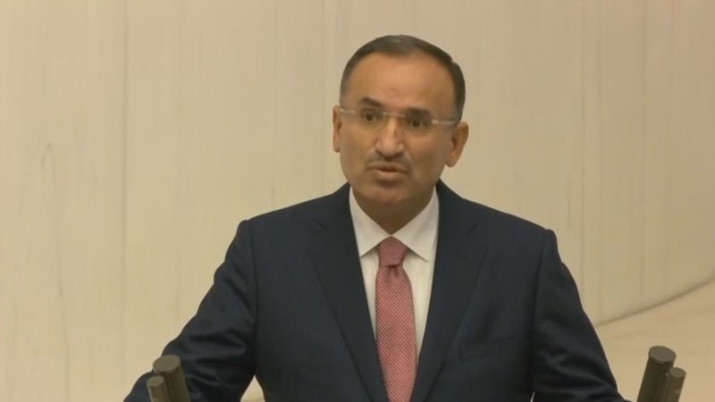 Adalet Bakanı Bekir Bozdağ, TBMM'de yemin etti